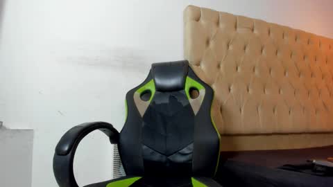 Snapshot of dave_skinnycum420 chatting on 10-25-25, 07:49 dave online show from 10-25-25, 07:49