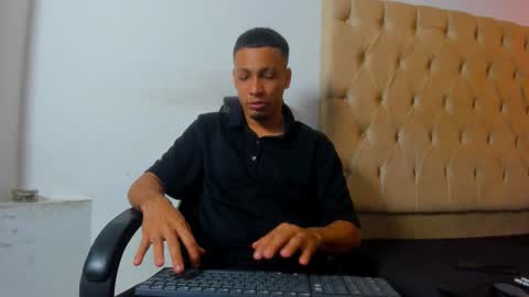 Snapshot of dave_skinnycum420 chatting on 11-04-25, 06:56 dave online show from 11-04-25, 06:56