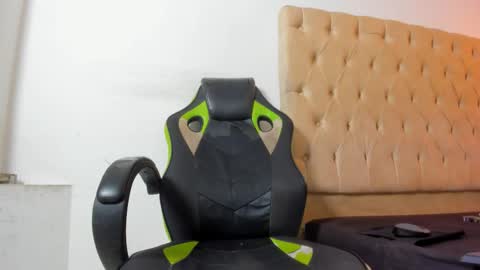 Snapshot of dave_skinnycum420 chatting on 11-08-25, 07:30 dave online show from 11-08-25, 07:30