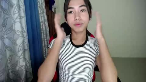 Snapshot of daveboyyy chatting on 12-15-25, 07:56 Scarlet thesexiest online show from 12-15-25, 07:56