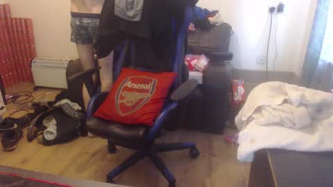 Snapshot of daver281197 chatting on 03-06-25, 03:45 dave online show from 03-06-25, 03:45