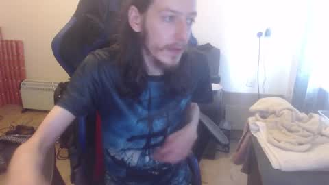 Snapshot of daver281197 chatting on 10-09-25, 09:51 dave online show from 10-09-25, 09:51