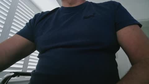 davesu12345 online show from 04-28-26, 07:35