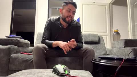 Snapshot of davgostoso chatting on 02-28-25, 02:53 Dave y Salvatore online show from 02-28-25, 02:53