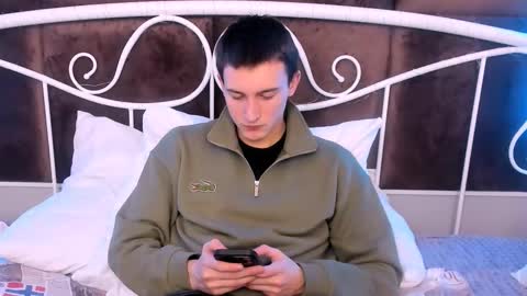 Snapshot of david__diamond chatting on 11-19-25, 04:18 David online show from 11-19-25, 04:18