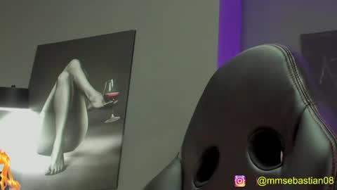 Snapshot of david_jons7 chatting on 06-28-26, 04:07 David Jons online show from 06-28-26, 04:07