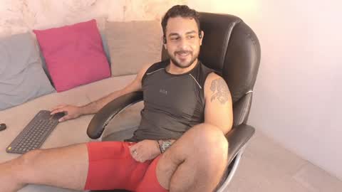 Snapshot of david_oliveira chatting on 01-25-25, 02:47 JF oliveira online show from 01-25-25, 02:47