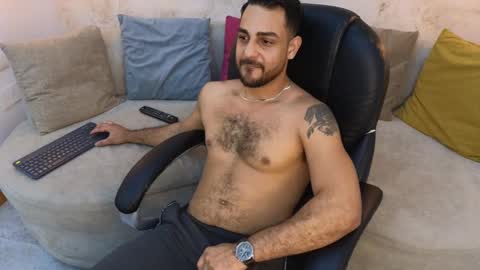 Snapshot of david_oliveira chatting on 02-10-25, 01:33 JF oliveira online show from 02-10-25, 01:33