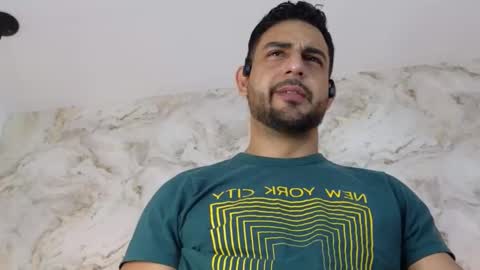 Snapshot of david_oliveira chatting on 03-01-25, 01:29 JF oliveira online show from 03-01-25, 01:29