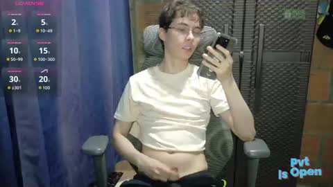 Snapshot of david_programmer chatting on 07-30-26, 05:45 ProgrammerBoy online show from 07-30-26, 05:45