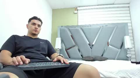 Snapshot of david_victoriaa chatting on 06-10-26, 01:10 david_victoriaa online show from 06-10-26, 01:10