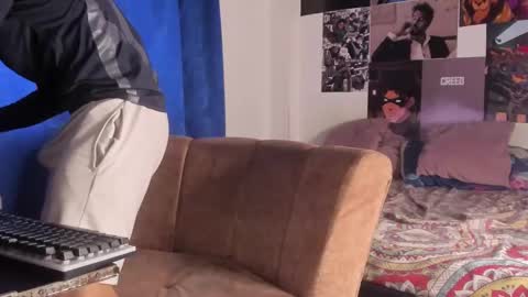 Davide online show from 10-19-25, 04:51