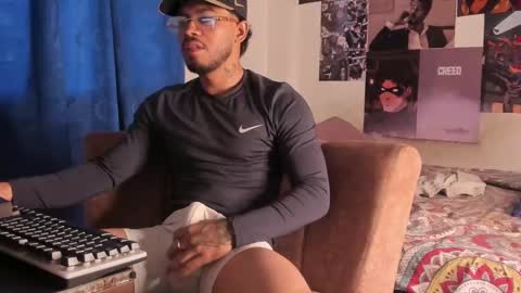 Snapshot of davide_daniels chatting on 10-23-25, 11:42 Davide online show from 10-23-25, 11:42