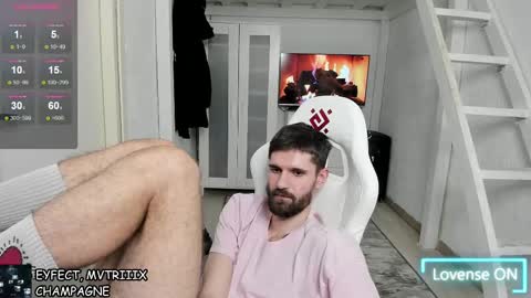 Snapshot of davidnowak chatting on 01-24-25, 12:52 David online show from 01-24-25, 12:52