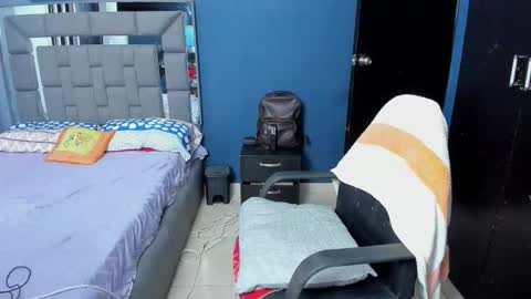 davidro030 online show from 10-11-25, 03:06