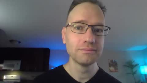 Snapshot of davidwilcox1982 chatting on 12-18-25, 04:13 Dave online show from 12-18-25, 04:13