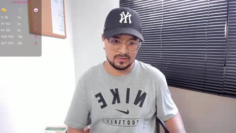 Snapshot of daviidevans chatting on 12-02-24, 05:26 David Evans online show from 12-02-24, 05:26