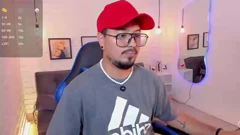 Snapshot of daviidevans chatting on 09-10-25, 12:49 David Evans online show from 09-10-25, 12:49