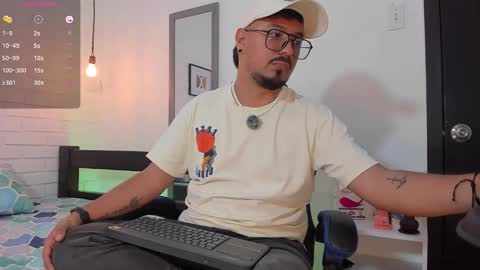 Snapshot of daviidevans chatting on 10-11-25, 08:46 David Evans online show from 10-11-25, 08:46