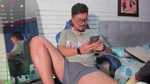 Snapshot of daviidevans chatting on 10-19-25, 06:08 David Evans online show from 10-19-25, 06:08