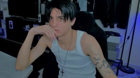Snapshot of davisross chatting on 05-07-26, 10:15 davis online show from 05-07-26, 10:15