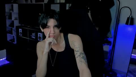 Snapshot of davisross chatting on 05-23-26, 01:04 davis online show from 05-23-26, 01:04