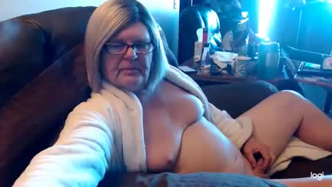 Snapshot of dawndoesall chatting on 12-07-24, 06:15 dawndoesall online show from 12-07-24, 06:15