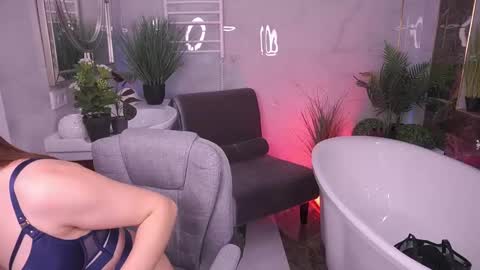 DawnGwin      Sasha online show from 04-17-26, 12:19