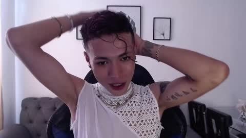 Snapshot of daxonreyy_ chatting on 11-14-25, 05:33 Daxon online show from 11-14-25, 05:33