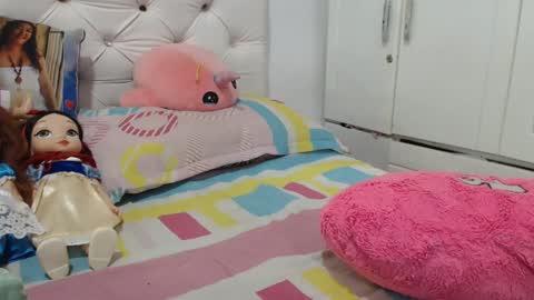 instagram  catherin dayana reina online show from 12-11-24, 05:04