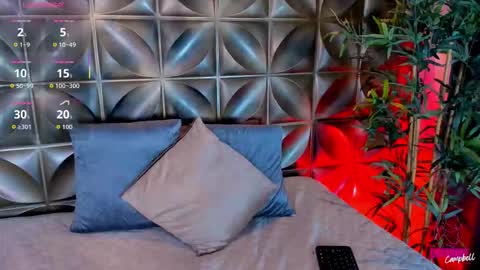 Snapshot of dayanne_campbelll chatting on 10-31-25, 10:44 Dayanne online show from 10-31-25, 10:44