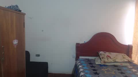 Snapshot of daylon_brown_ chatting on 10-22-25, 12:27 Dylon online show from 10-22-25, 12:27