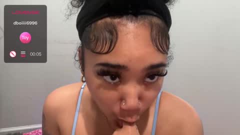 Snapshot of dayqueen1 chatting on 09-23-25, 11:57 dayqueen1 online show from 09-23-25, 11:57