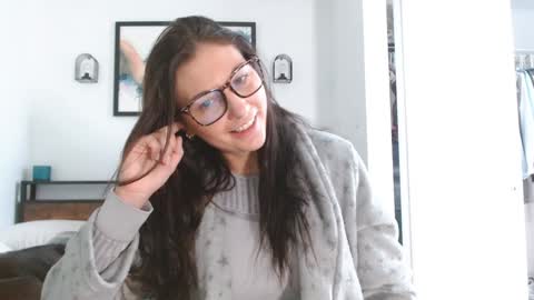 Snapshot of dazeydo chatting on 01-21-25, 06:12 Dazey online show from 01-21-25, 06:12