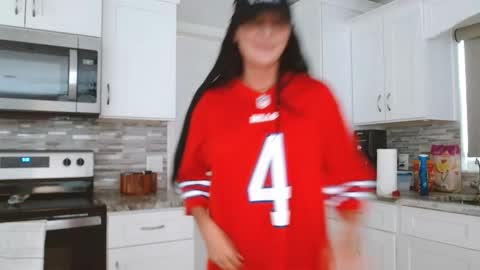 Snapshot of dazeydo chatting on 09-18-25, 09:17 Dazey online show from 09-18-25, 09:17