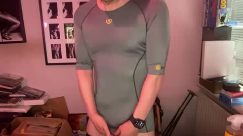 Snapshot of dazhunguncut chatting on 06-16-26, 07:44 Fit Daddy online show from 06-16-26, 07:44