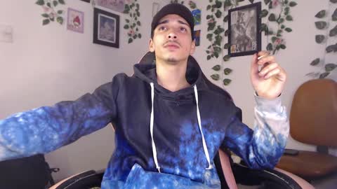 Snapshot of dazzayyy chatting on 12-27-24, 01:00 dazzayy online show from 12-27-24, 01:00