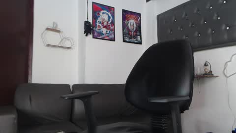 Snapshot of dazzayyy chatting on 02-23-25, 06:12 dazzayy online show from 02-23-25, 06:12