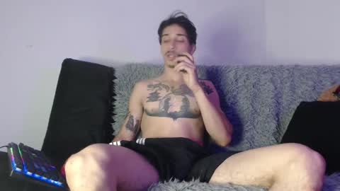 Snapshot of dazzayyy chatting on 10-08-25, 01:25 dazzayy online show from 10-08-25, 01:25