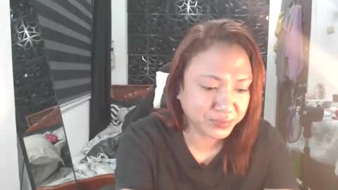 Snapshot of dazzlinglady44 chatting on 12-18-24, 11:24 stephaniechim online show from 12-18-24, 11:24