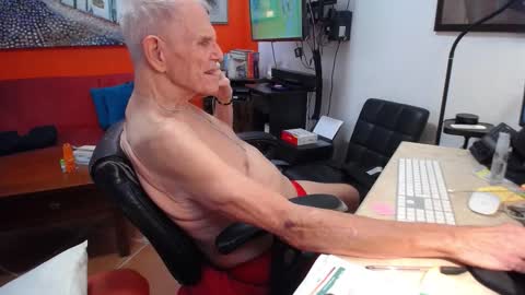 Snapshot of ddaldd chatting on 12-13-25, 09:20 NOLADon online show from 12-13-25, 09:20