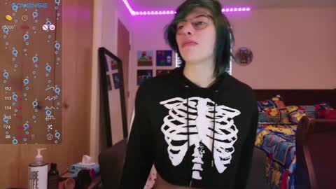 Snapshot of deadratsoup chatting on 12-10-24, 04:38 Rat online show from 12-10-24, 04:38