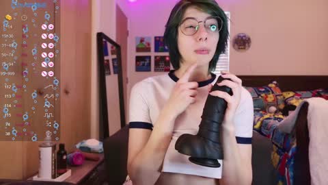 Snapshot of deadratsoup chatting on 12-16-24, 04:16 Rat online show from 12-16-24, 04:16