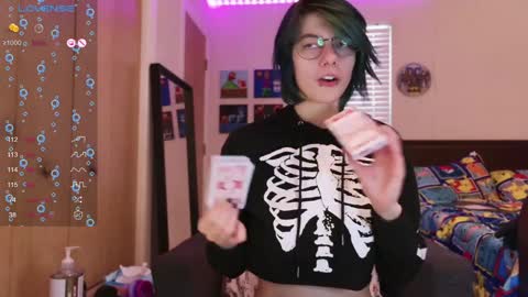 Snapshot of deadratsoup chatting on 12-18-24, 04:17 Rat online show from 12-18-24, 04:17