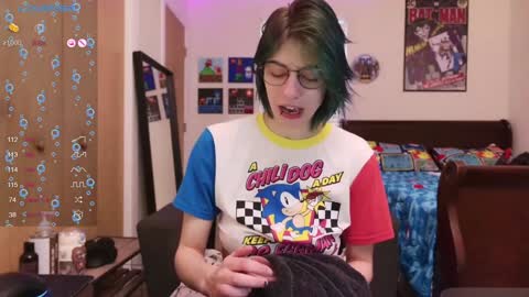 Snapshot of deadratsoup chatting on 01-04-25, 04:11 Rat online show from 01-04-25, 04:11