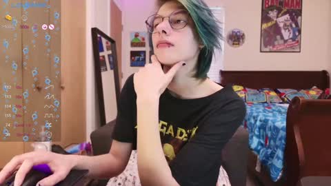 Snapshot of deadratsoup chatting on 01-14-25, 07:00 Rat online show from 01-14-25, 07:00