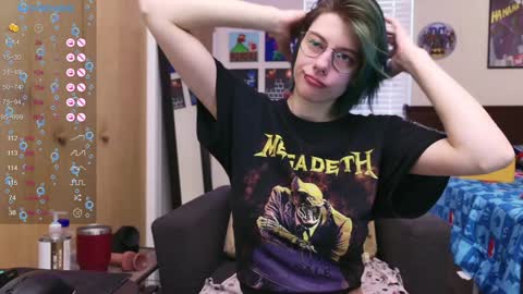 Snapshot of deadratsoup chatting on 01-29-25, 04:08 Rat online show from 01-29-25, 04:08