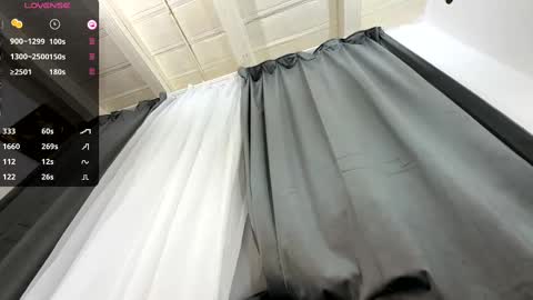 Snapshot of deafhugetits_110e chatting on 10-06-25, 08:17 DEAF Zoe and NaughtiestGal Misty online show from 10-06-25, 08:17