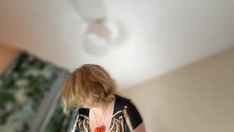 Snapshot of deafhugetits_110e chatting on 10-31-25, 07:26 DEAF Zoe and NaughtiestGal Misty online show from 10-31-25, 07:26