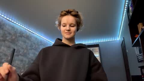 Snapshot of deaneacedo chatting on 01-13-26, 01:05 Sabrine online show from 01-13-26, 01:05